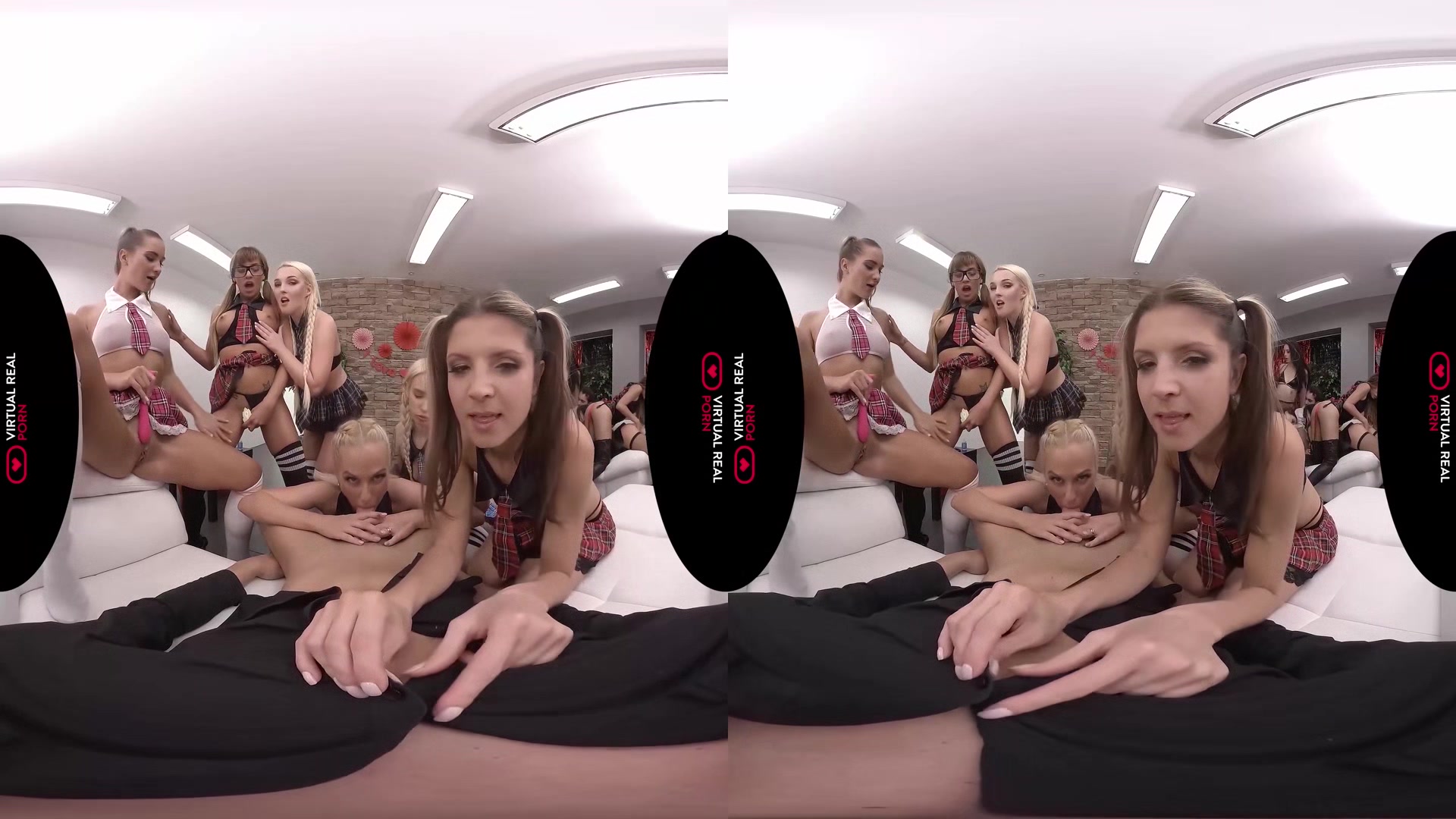 12 Girls of Christmas: Red Team