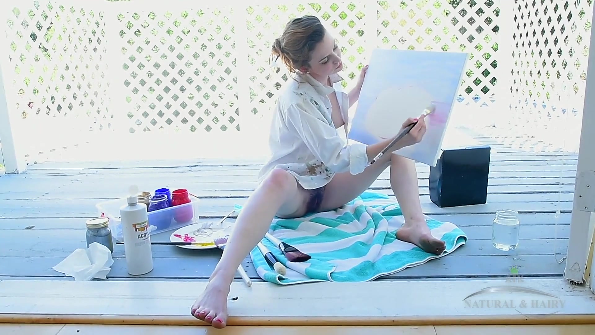 Emma Is Nudist Who Loves To Paint Fully Naked