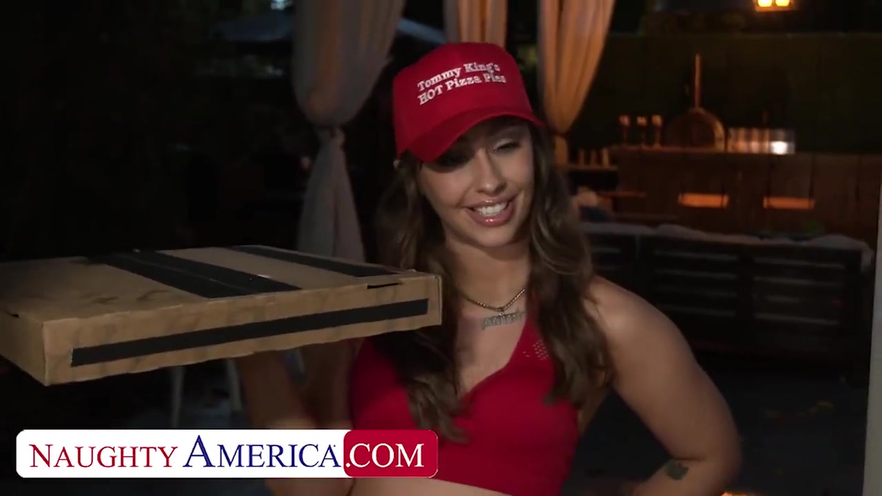 Big Booty Delivery Girl Takes Bbc Instead Of Cash For Pizza - Tommy King
