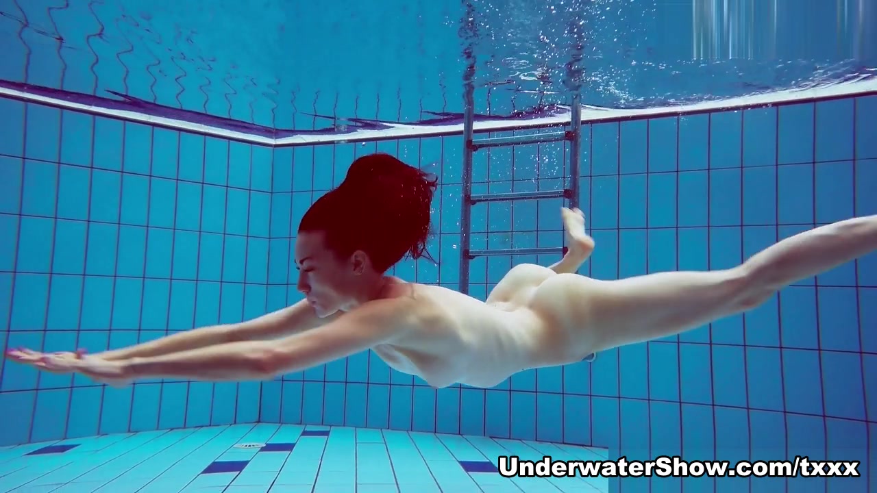 Martina Video - UnderwaterShow