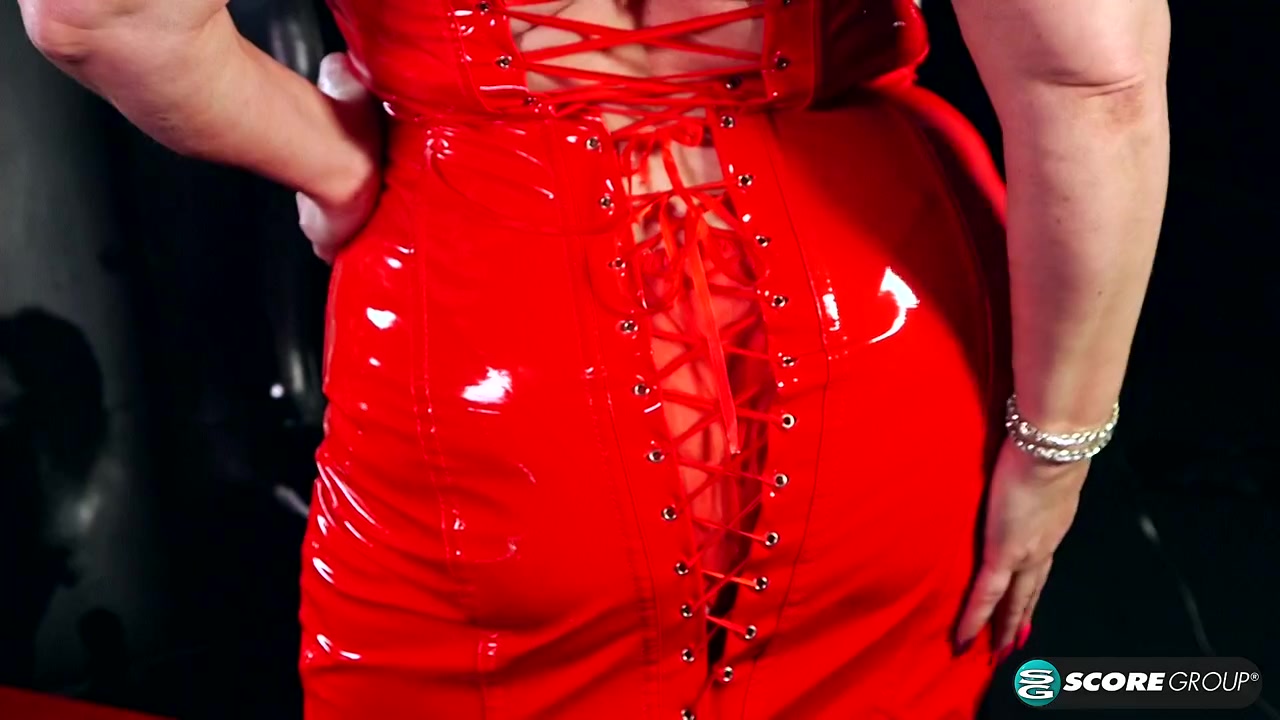 Latex Mistress - XLGirls