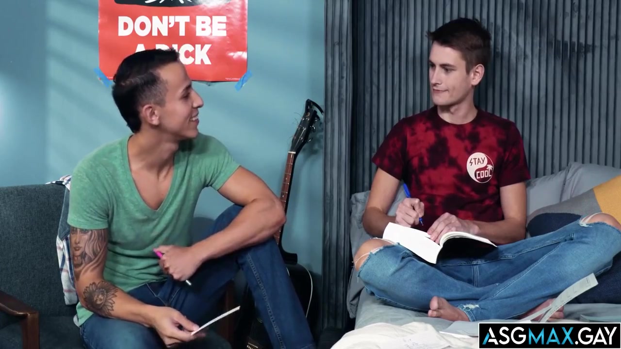Des Irez And Trevor Harris Take A Break For Intimate Sex With Lots Of Kissing 6 Min
