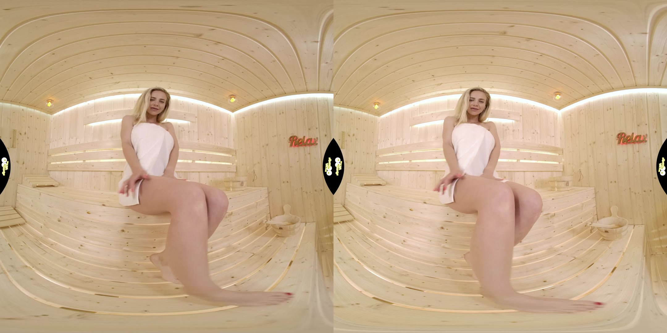 Play in Sauna - SqueezeVR