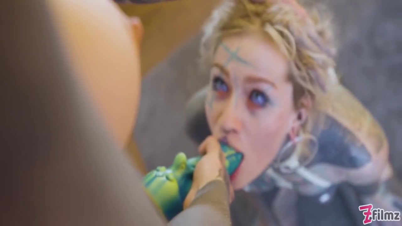 Burlesque Tattooed Minxs Big Tits Strap-on Fuck - Nux Vomica And Lily Lu