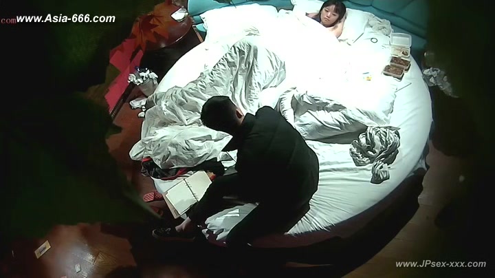 Hackers use the camera to remote monitoring of a lover's home life.278