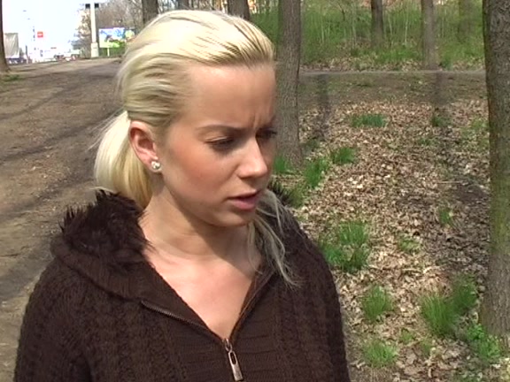 Hot dilettante girlfriend acquires jizz flow on back in the car