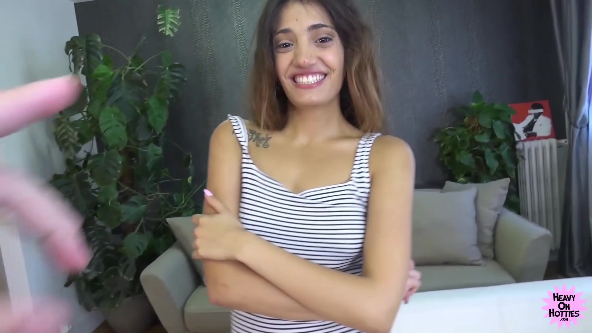 Quick and Easy With Penelope Cum - HeavyOnHotties