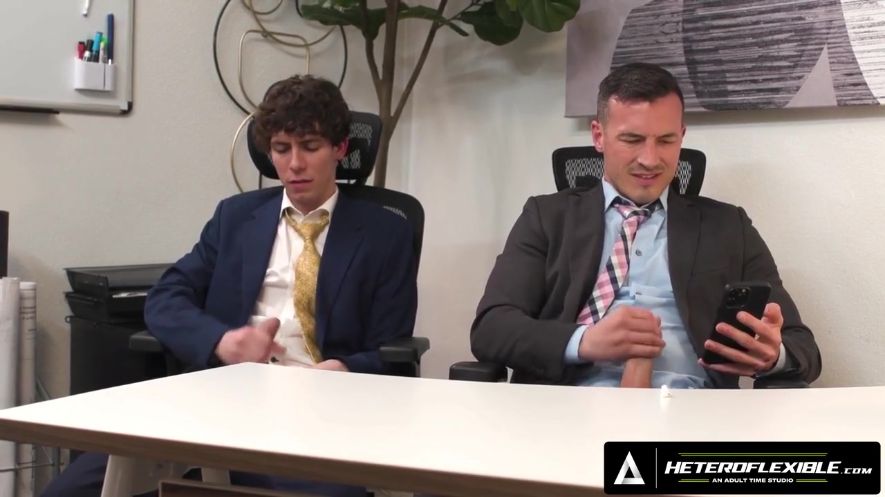 Cristiano Bellani And Derek Kage In Fucks Coworker Cristiano After Caught Jerking Off - French Subtitles