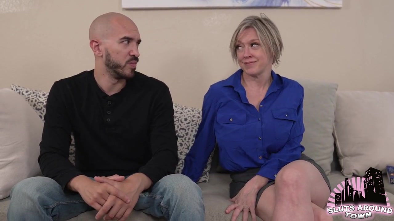 Stepmom Seduces Her Old Fuck Buddy Again - Harlow West And Peter King