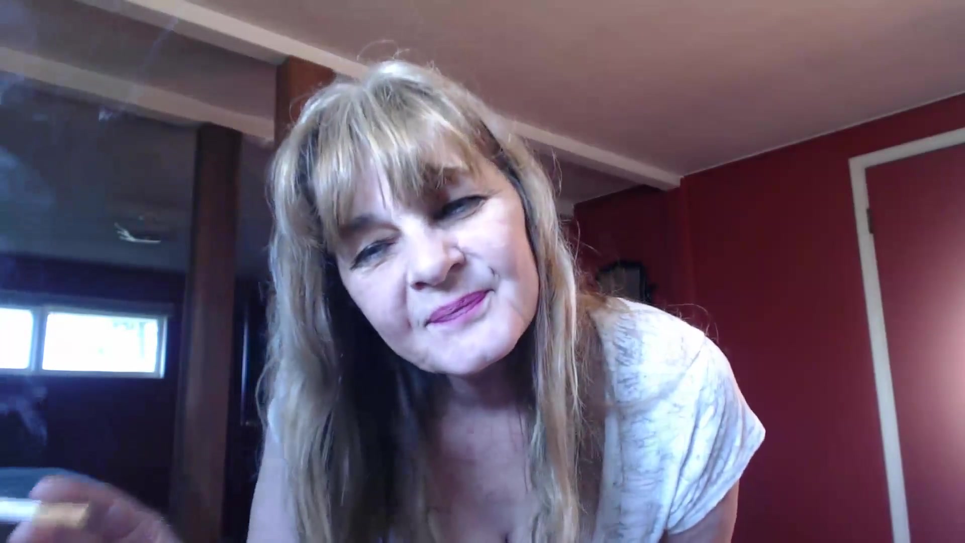 Milf Smoking Just For You - TacAmateurs