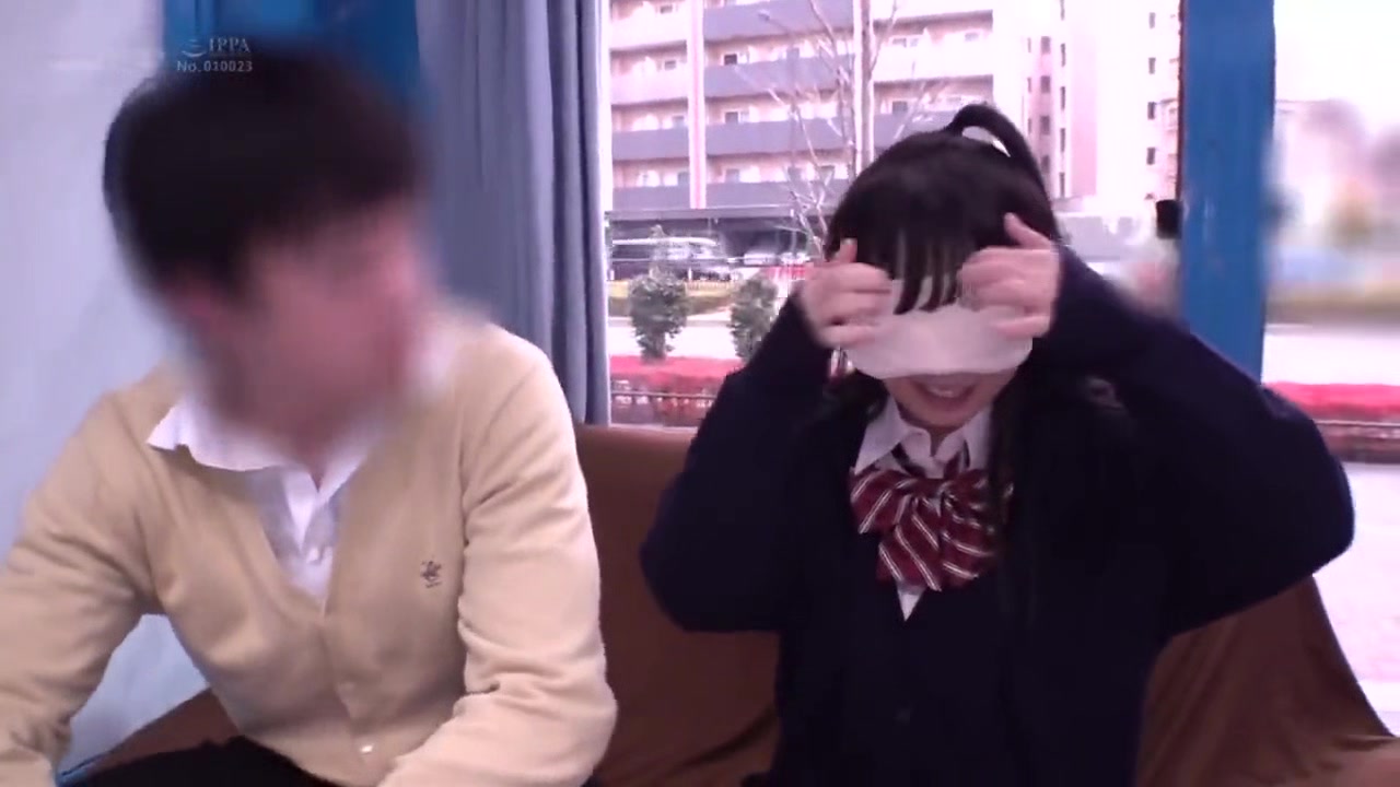 230430彼氏のちんこも分からない少女10