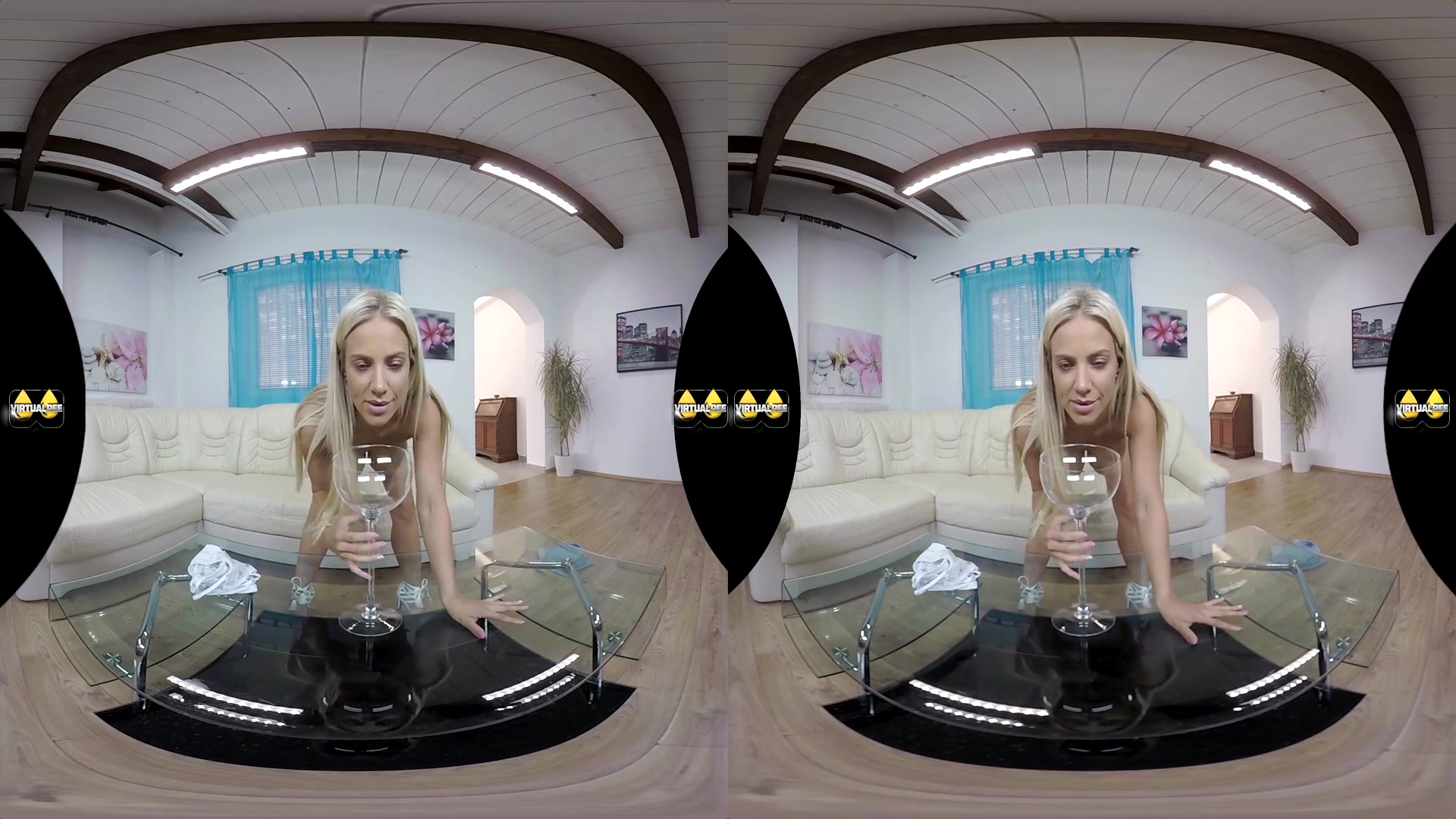 Natalie Cherie in Golden Shower - VirtualPee
