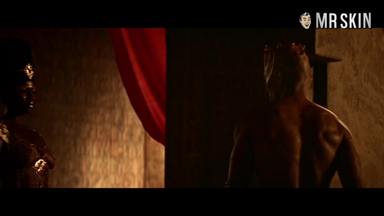 Nude Kirsten Dunst Beguiles - Mr.Skin