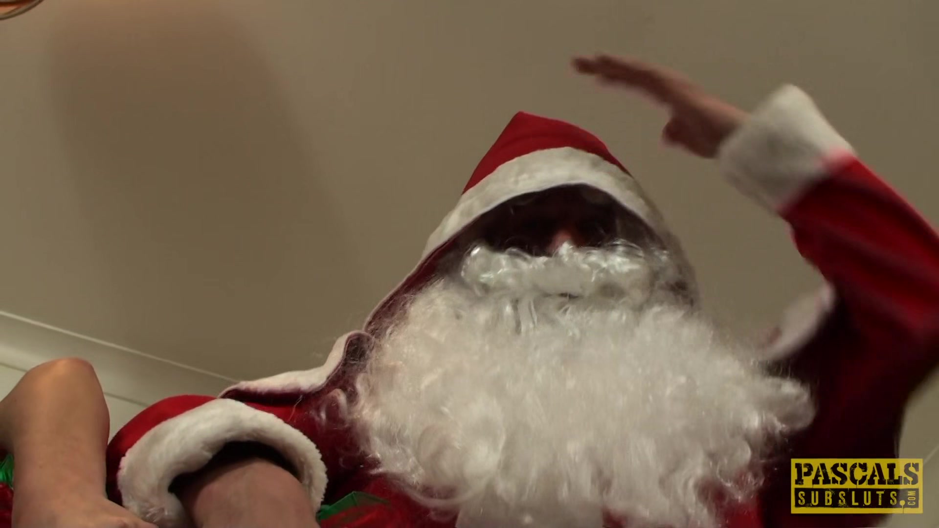 PascalsSubsluts - Nobody Fucks with Santa