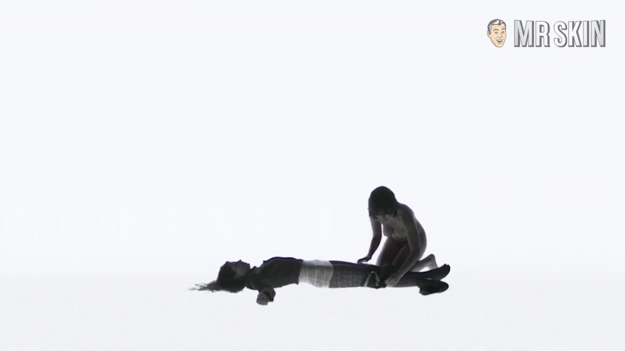 See Scarlett Johansson Out Of Her Shell - Mr.Skin