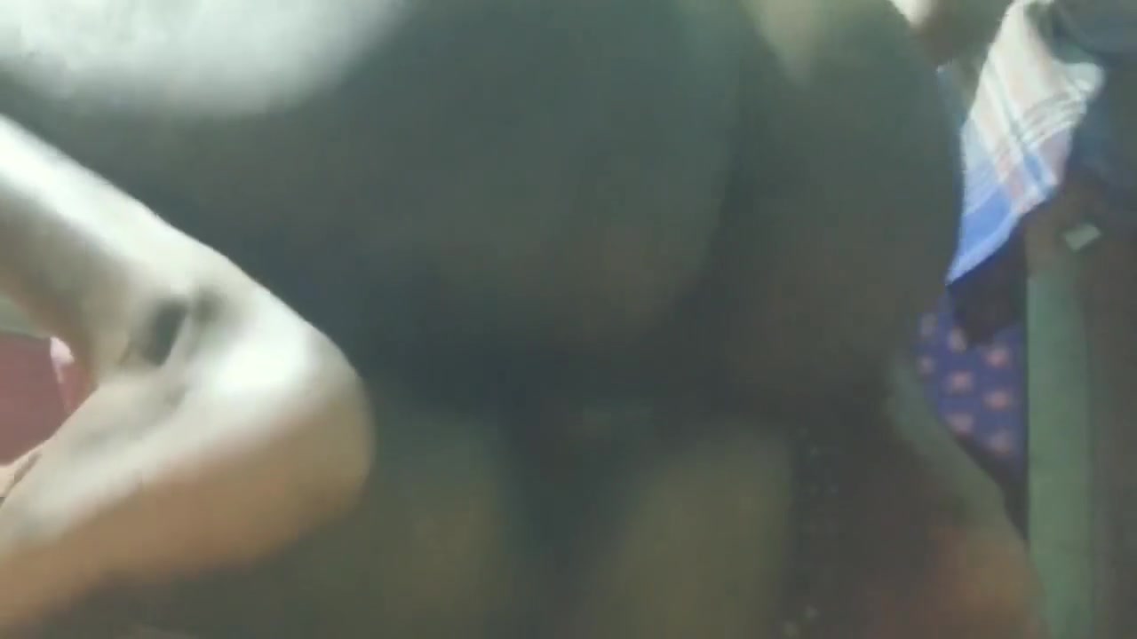 Desi Stepsister Ko Uske Stepuncle Ke Bete Ne Hi Pela Rat Me