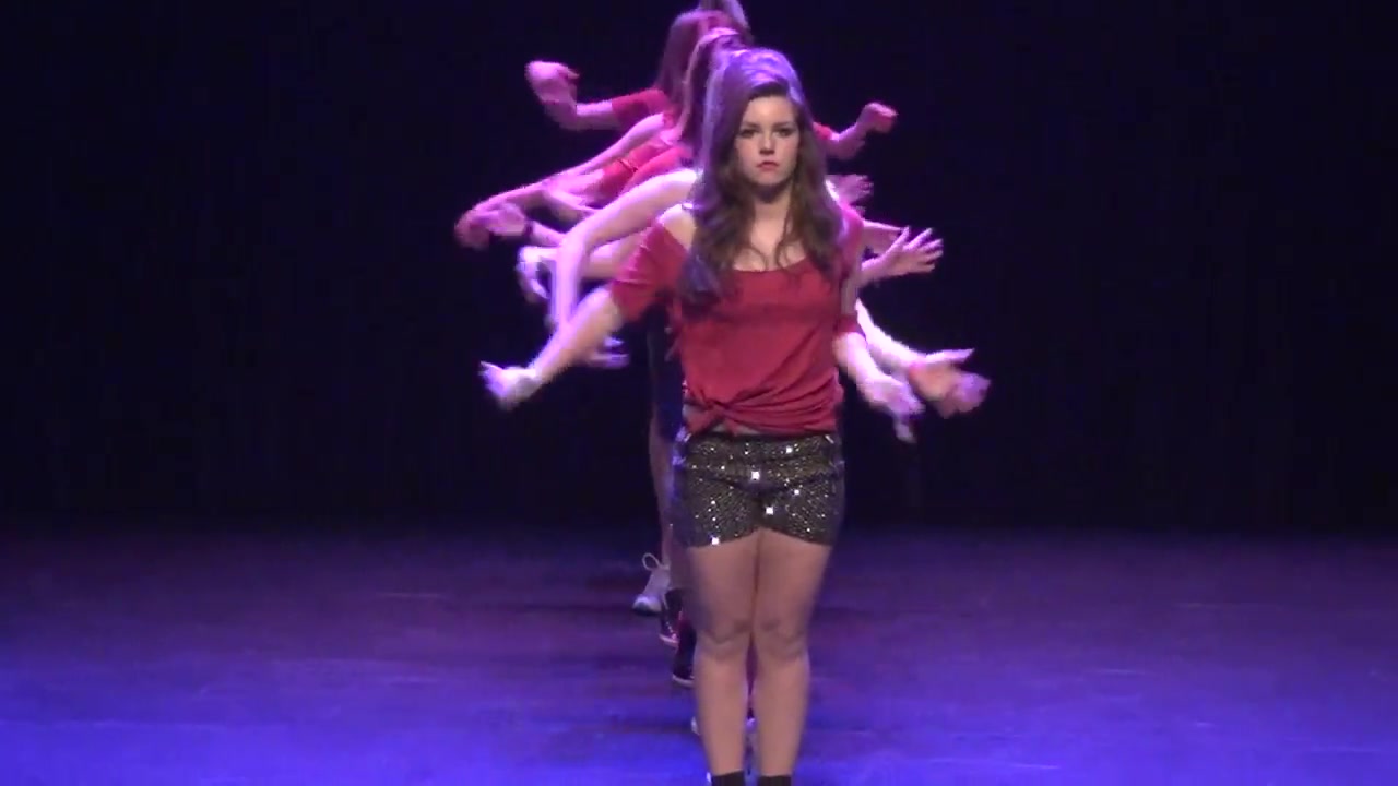 Karlijn Verhagen dancing