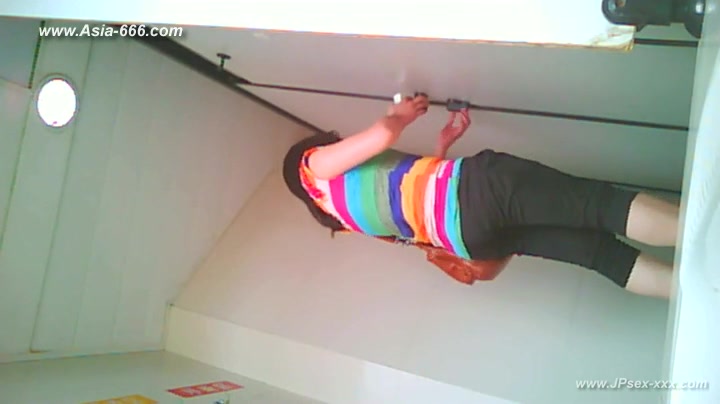chinese girls go to toilet.61