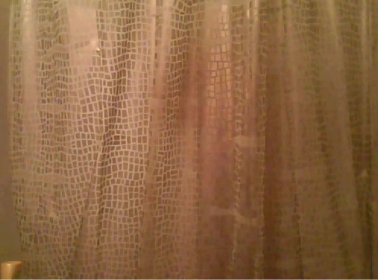 Tranny masturbate in the shower