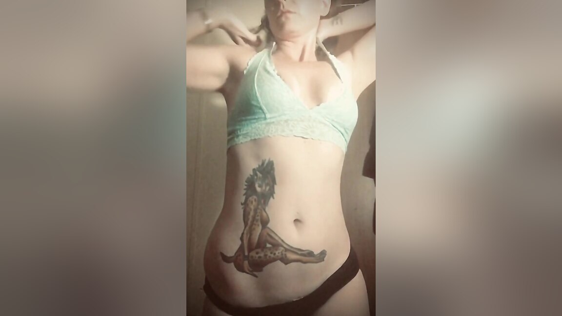 Sexy Girlfriend Striptease - Ladythetramp