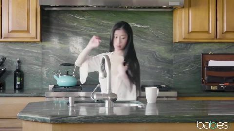 Asian Chick Wakes Up Bf With Puss - Jade Kush