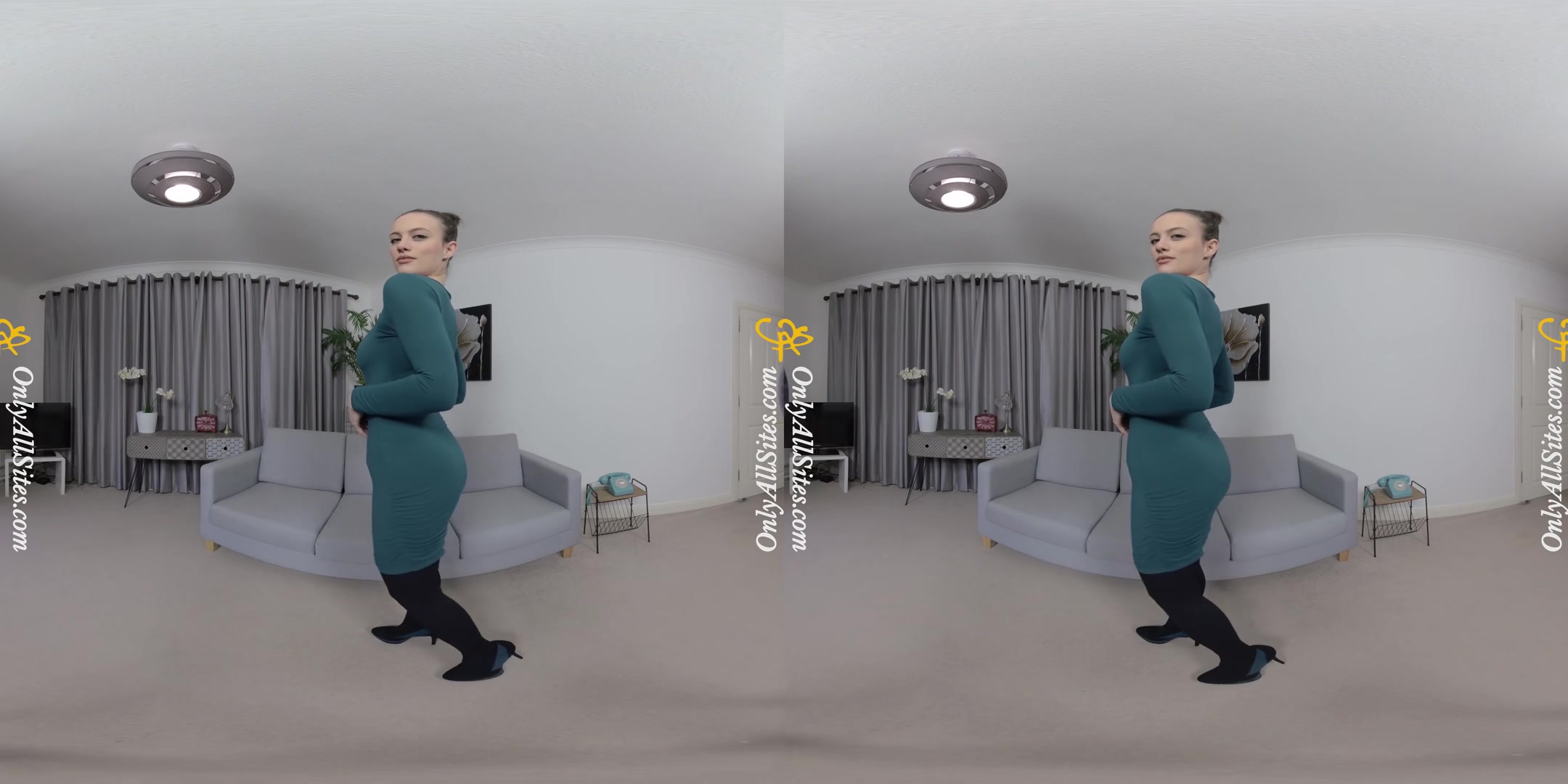 Jamie Jones - Pantyhose - OnlyTease