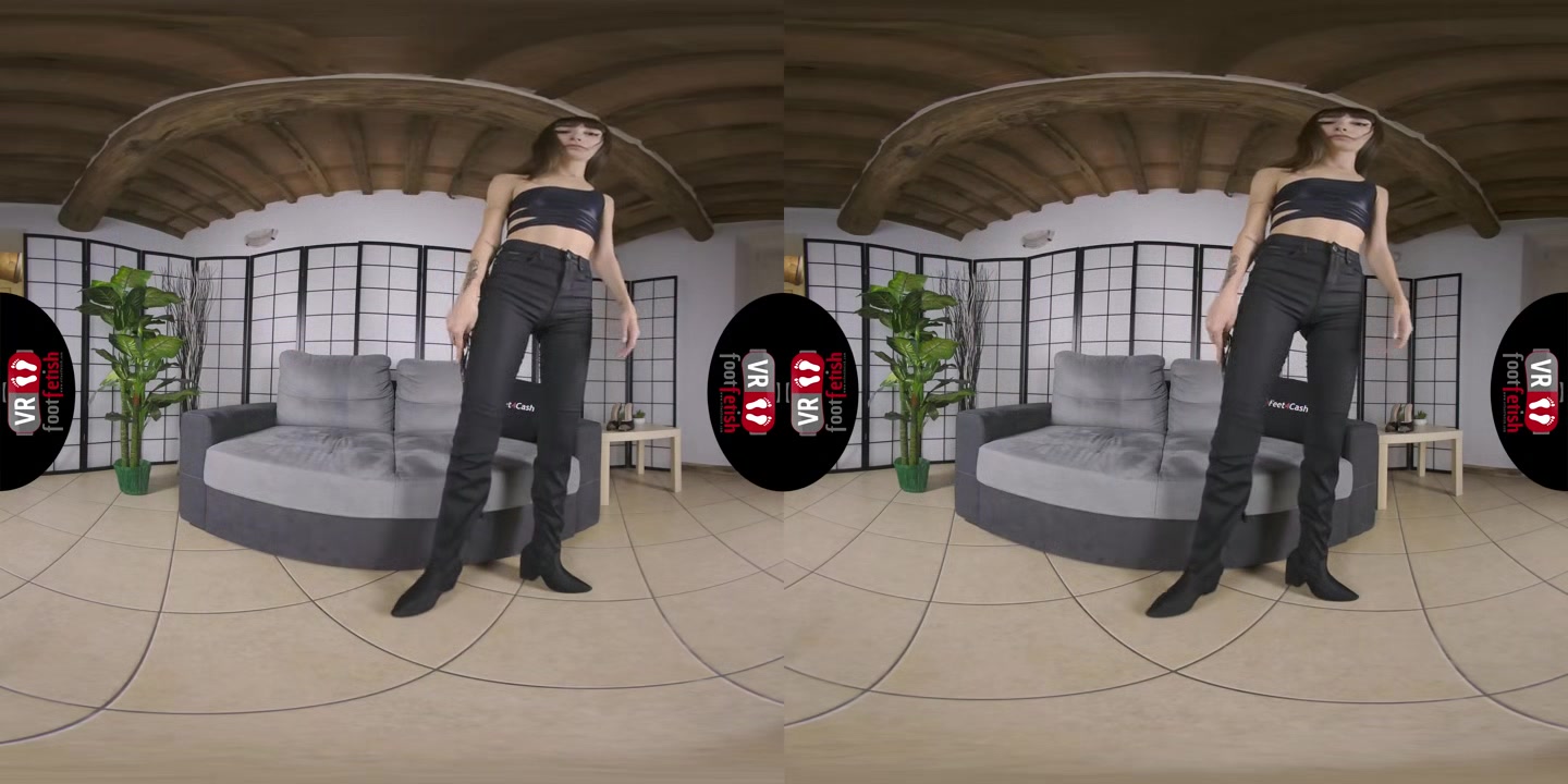 Super Attractive Brunette Teen Reine Vixen Showing Off Her Beautiful And Clean Feet In Vr Action - VRFootFetish