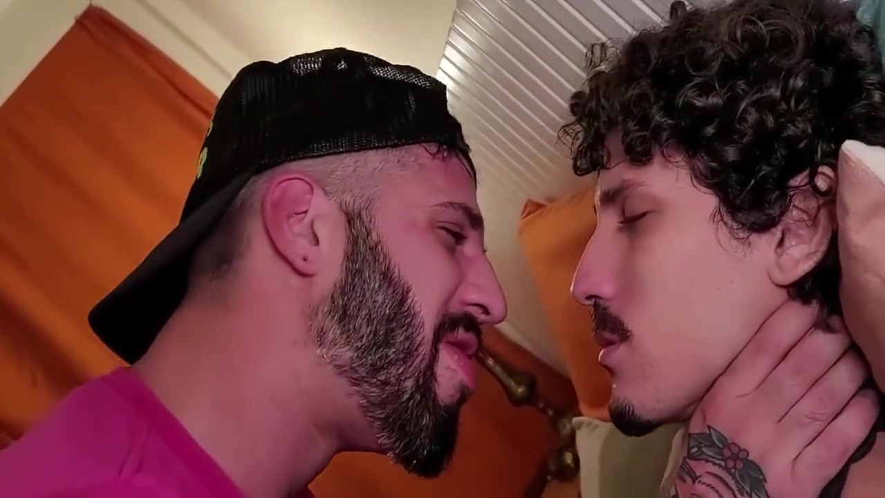 Gabriel Coimbra And Lucas Ferrari - Deixando O Vizinho Me Mamar Ate Gozar N Boca Dele. 10 Min