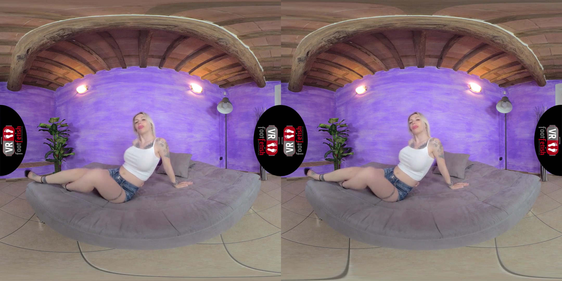 ElisГЁ Fucks Her Pussy With A Dildo While Wearing A Face Mask; Horny Blonde Masturbates in Stockings