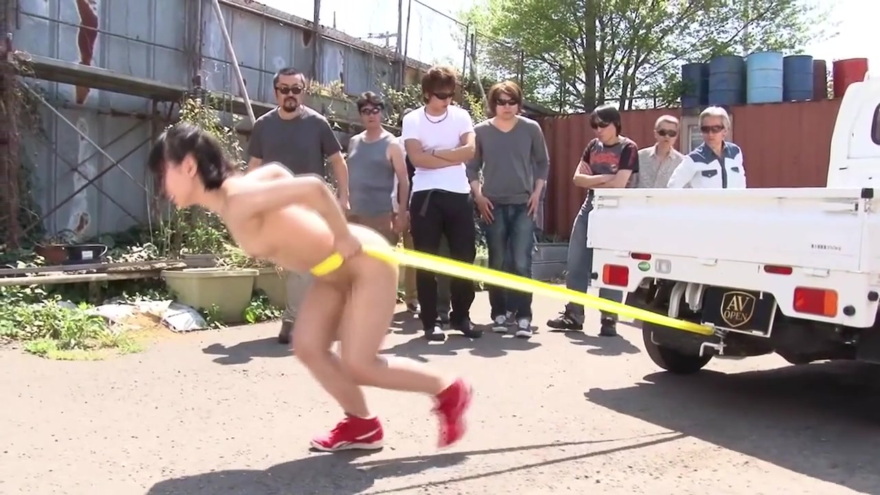 Kokoru Sakura in Kokoru: Japans's Strongest Girl: feats of strength - TeensOfTokyo