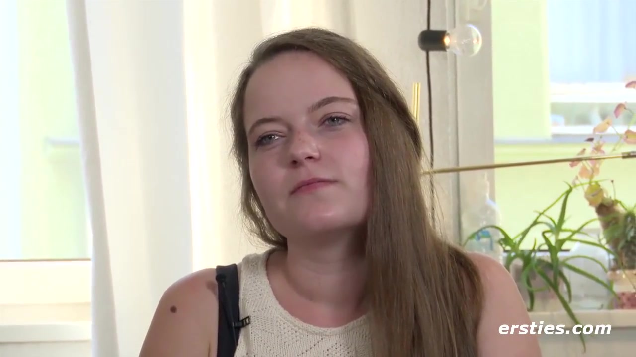 Musical-fan Mable Verwohnt Sich Mit Dildo Und Vibrator