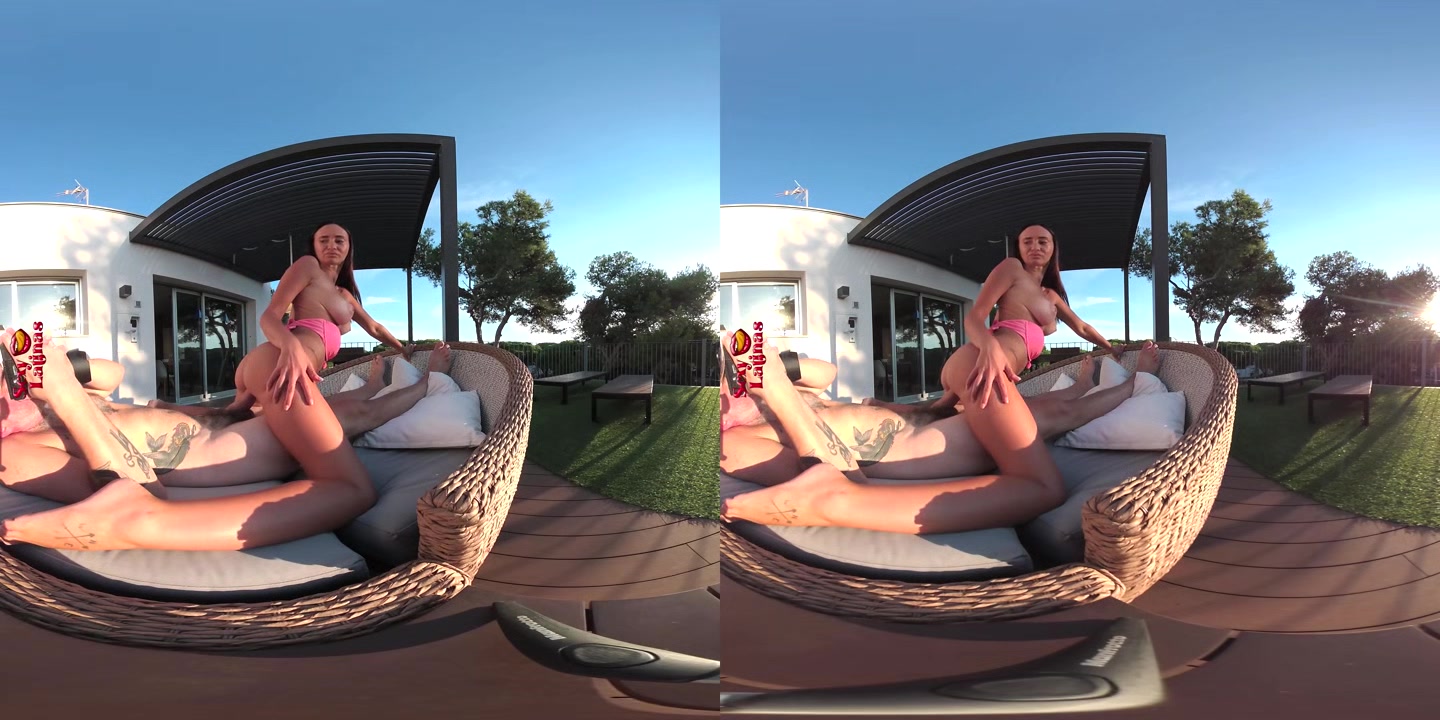 Sunset With A Busty Latina Photoshoot BTS - perVRt
