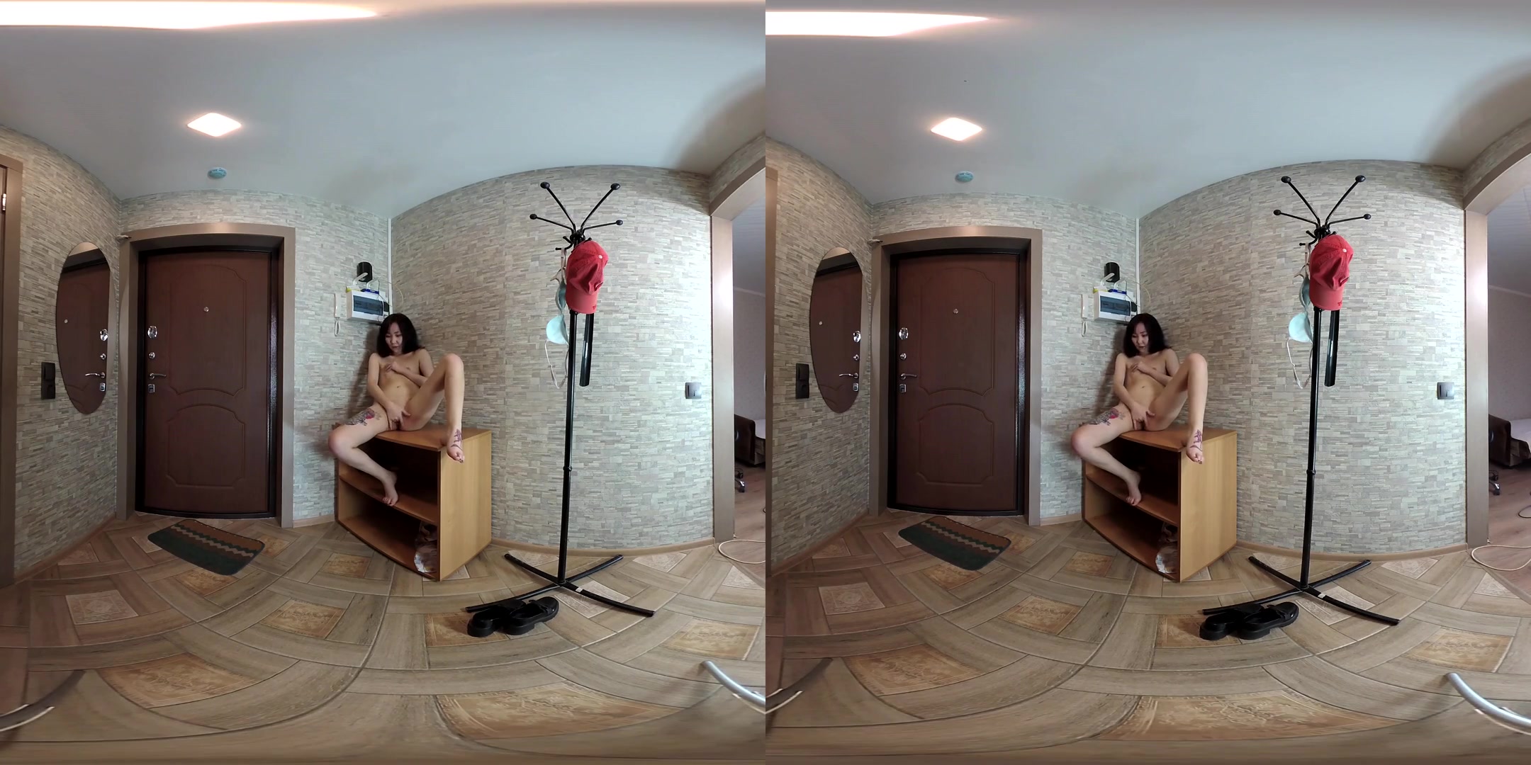 Lolli Luna in Skypeshow - SexLikeReal