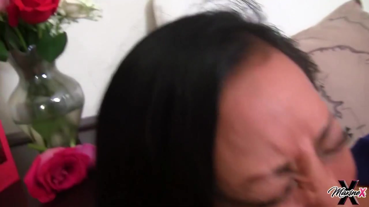 Huge Boobed Toy Fucker Dildo Drills Her Tight Wet Cunt To Orgasm!