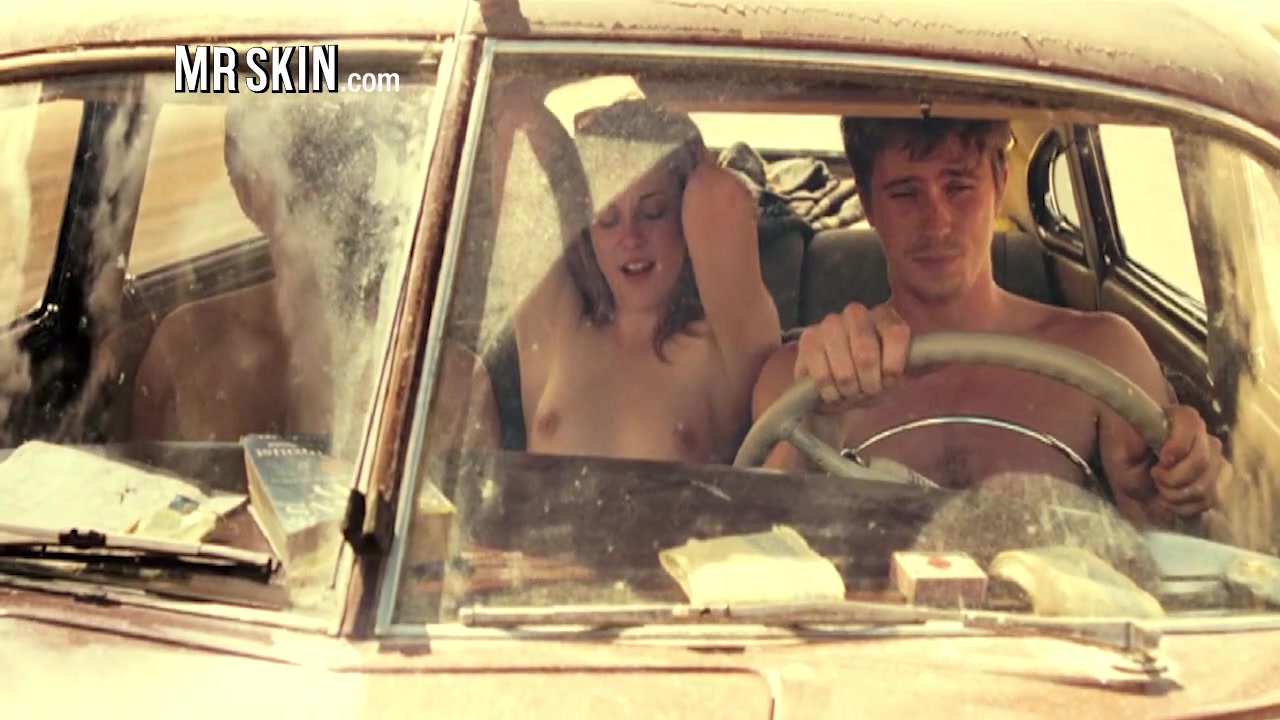 American Ultra's K-Stew Shows Off Her K-Two - Mr.Skin