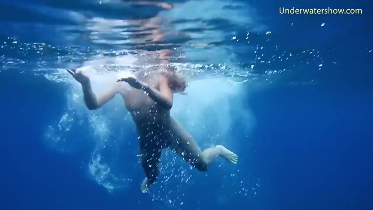 Enjoy Thick Chicks Underwater Lesbians