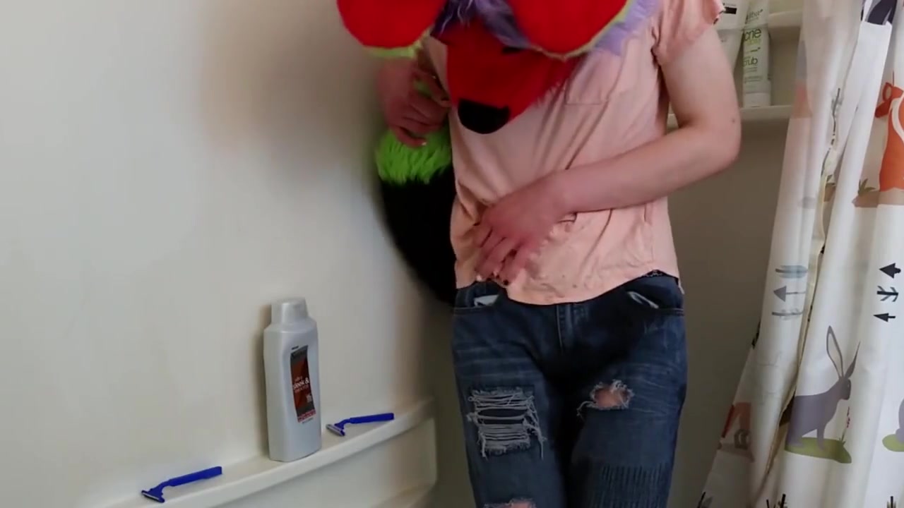 Stupid Vixen Wets Her Pants