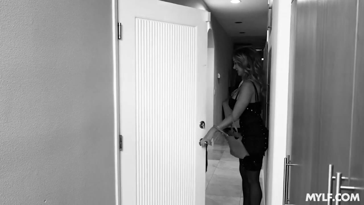 Horny Step mom Hardcore Movie - MYLF