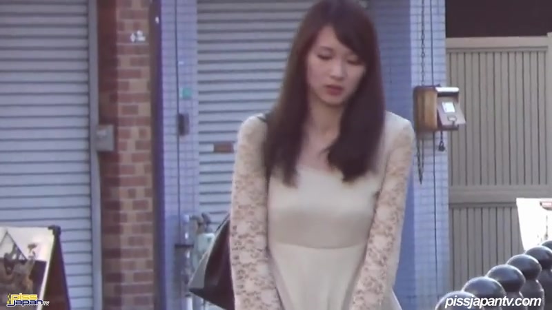 Nature's Calling And Girls Have To Piss - PissJapanTV