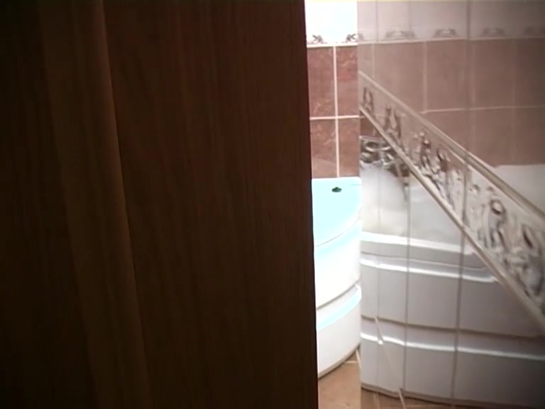 Steamy fuck in the bathroom