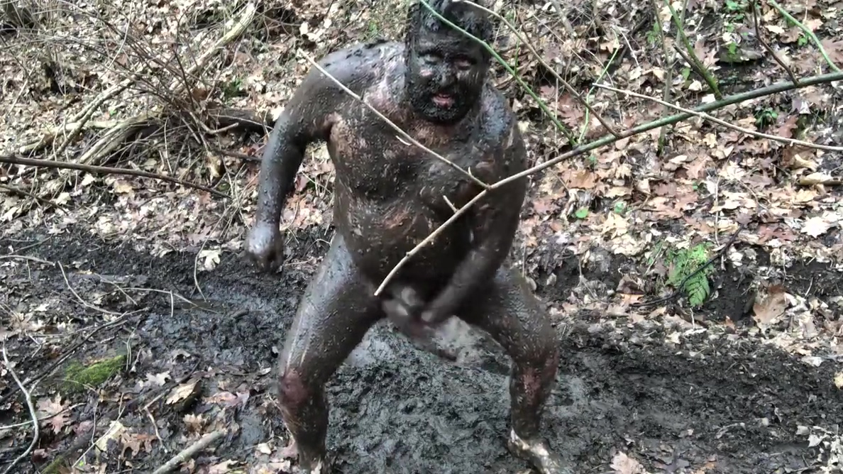 Fag Ryan Geraghty Playing In Mud
