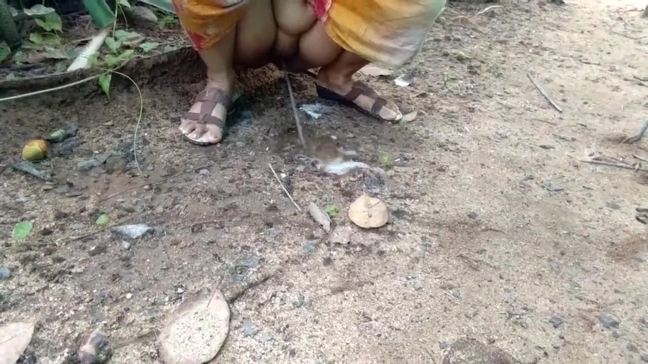 Indian Pussy and Peeing (Comp.) xlx