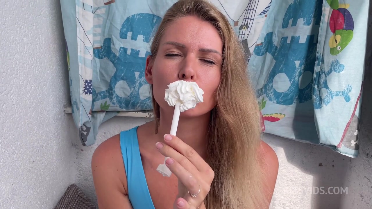 Play with whipped cream,pissing,creampie - PissVids