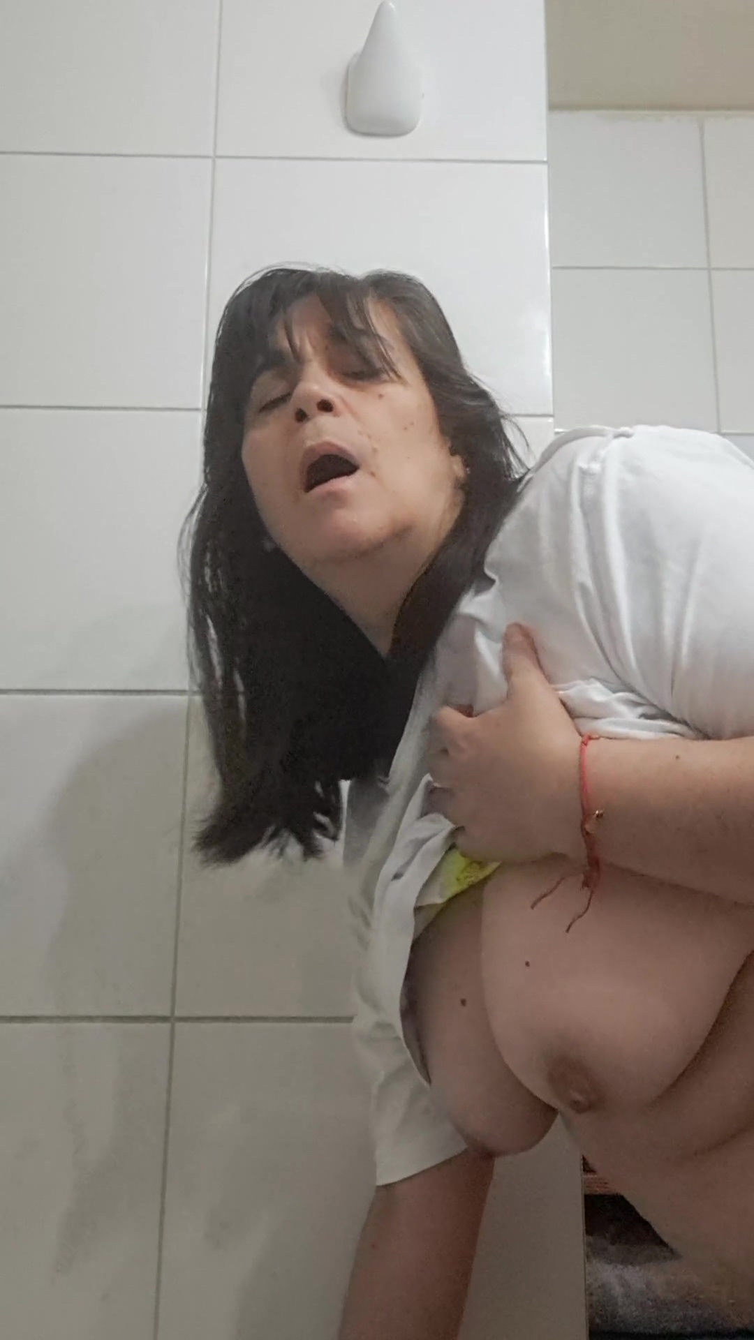 Stepmom Fucked By Surprise And Creampie Standby Bathroom
