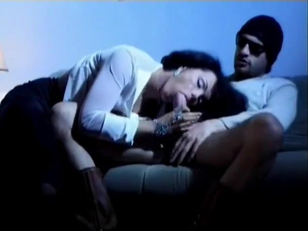 Fausto Moreno pokes shemale Claudia Jo