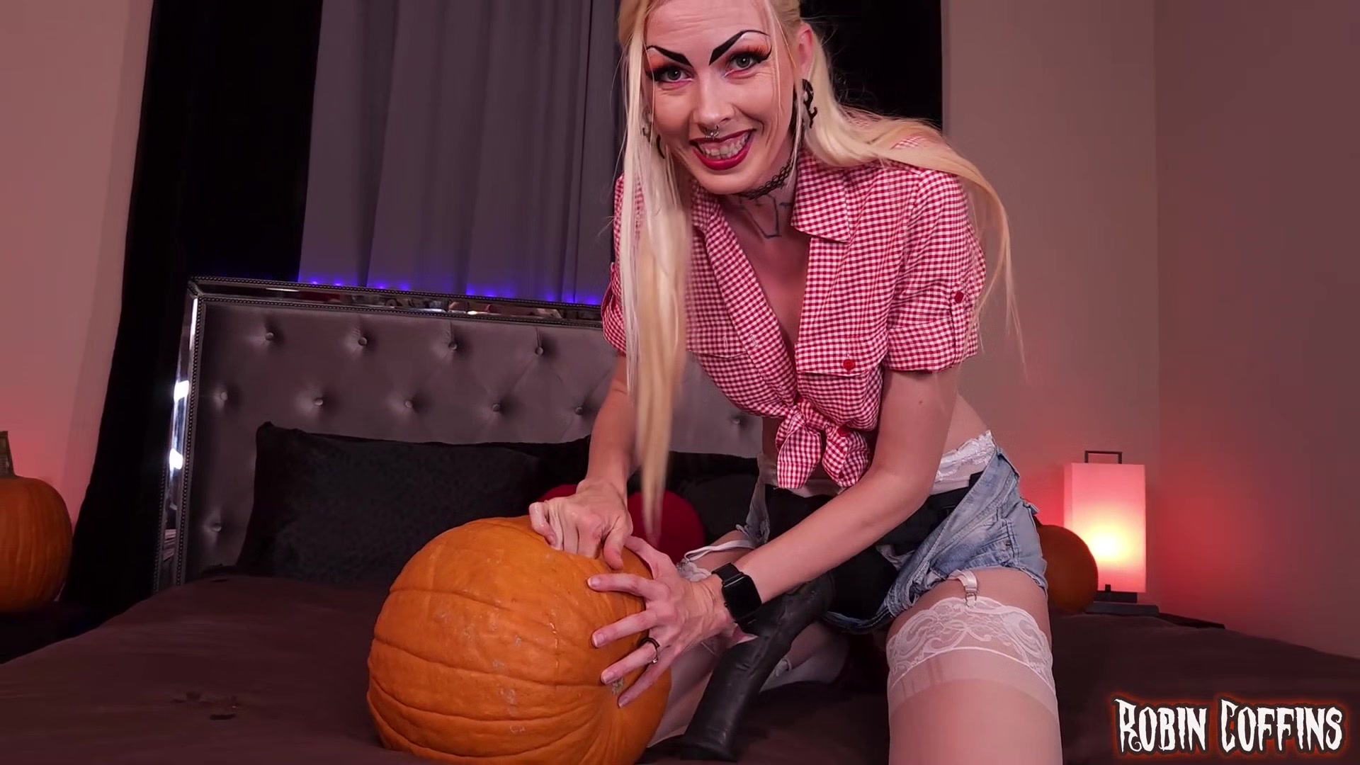 SARINAANDROBIN - Spicy Halloween Spirit With My Pumpkin