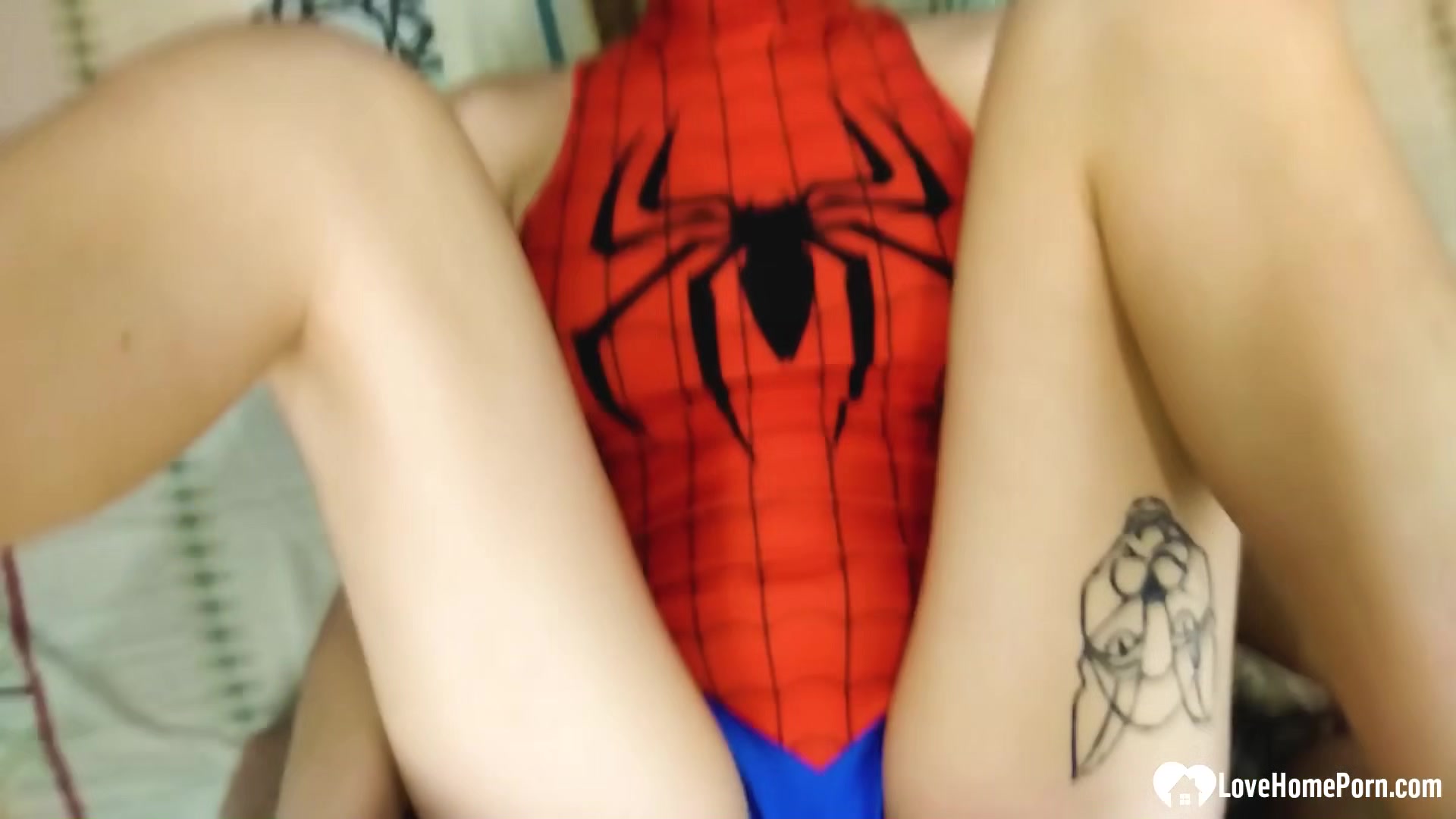 Kinky stepsister in a spiderman outfit gets creamed