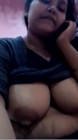 Desi very big boobs girl caught on skype