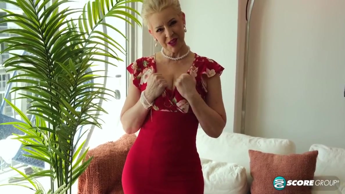 58-year-old Gets Off And Tells You How To Jack - Bobbi Shay