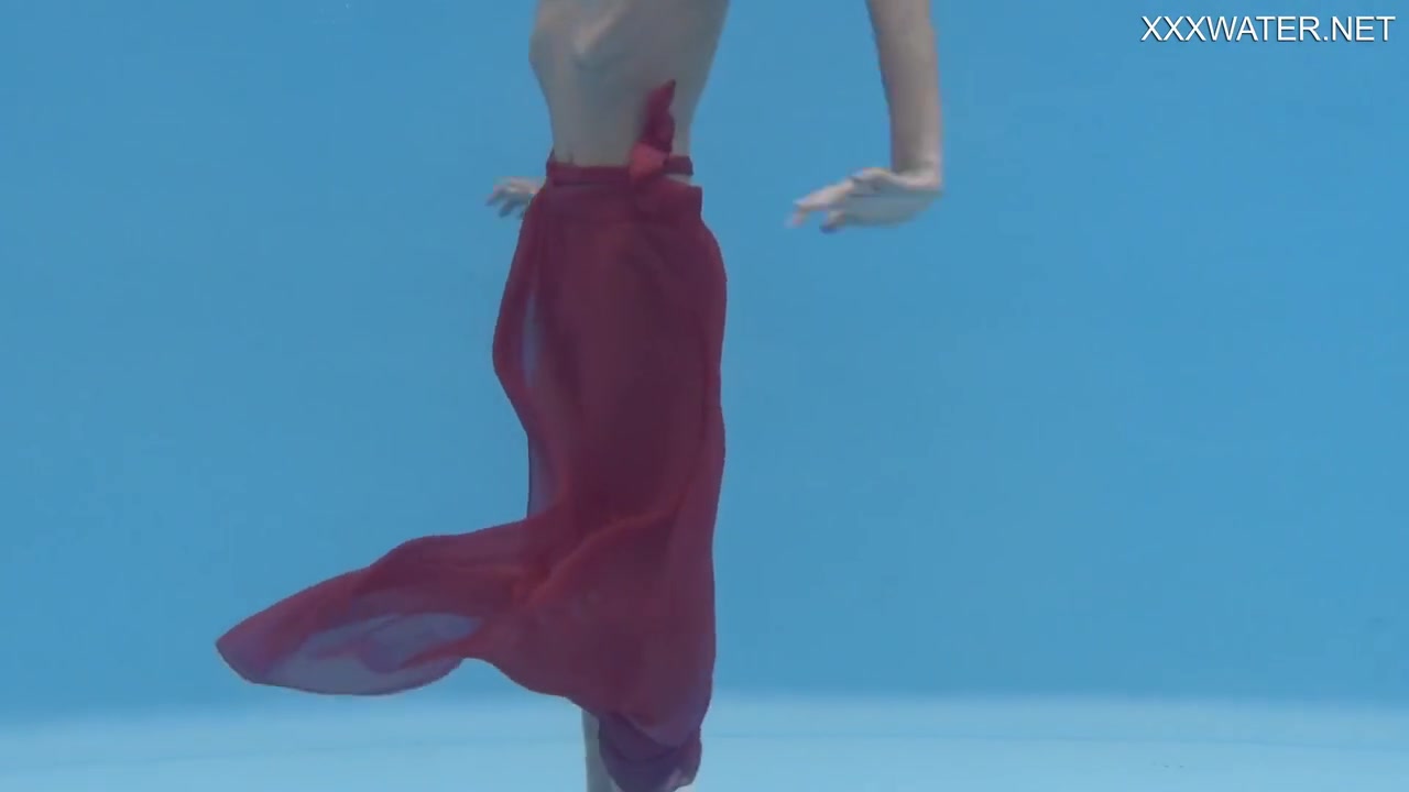 Hermione Ganger - Tiny Skinny Pornstar In The Pool